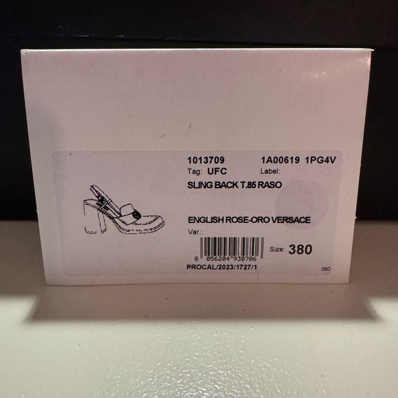 Versace Pink Heels with Glossy Finish and Buckle Strap - Picture 7 of 10